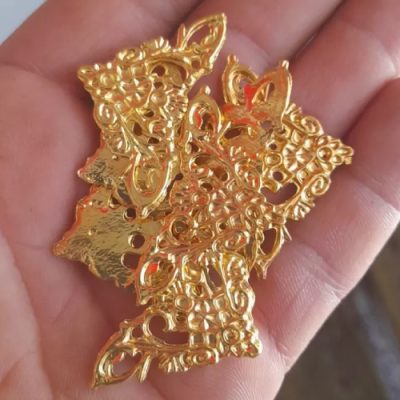 حاشیه سینی طلایی فلزی