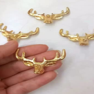 سر گوزن طلایی